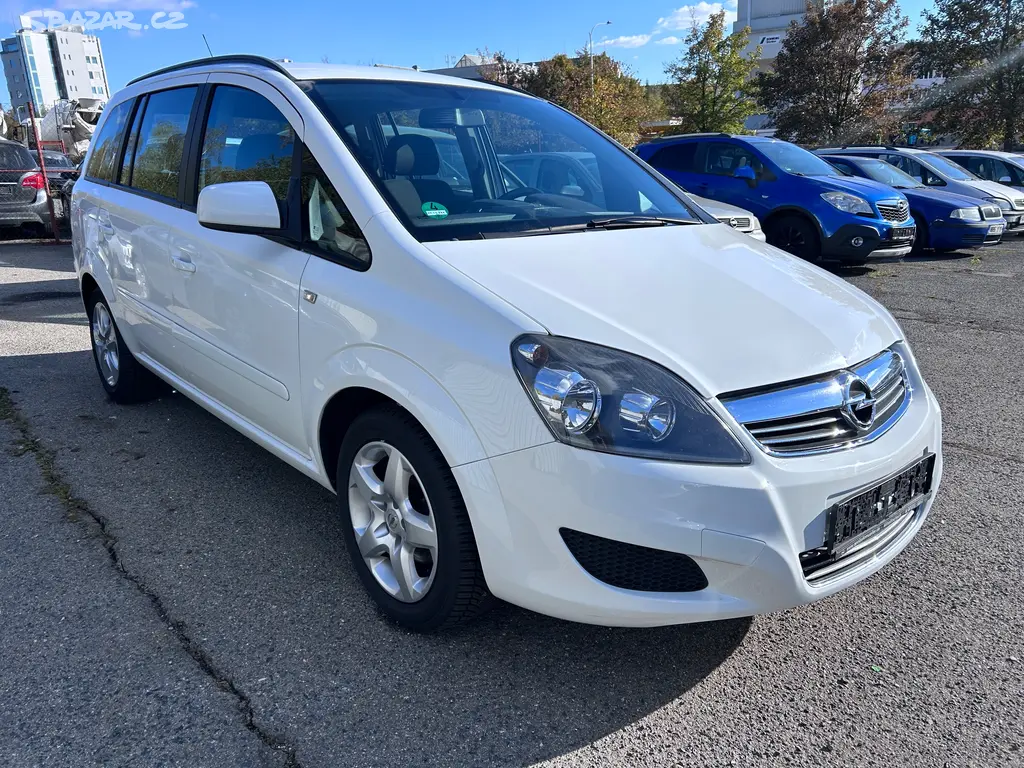 Opel Zafira, 1,8 16V, 7 míst - fotka 3