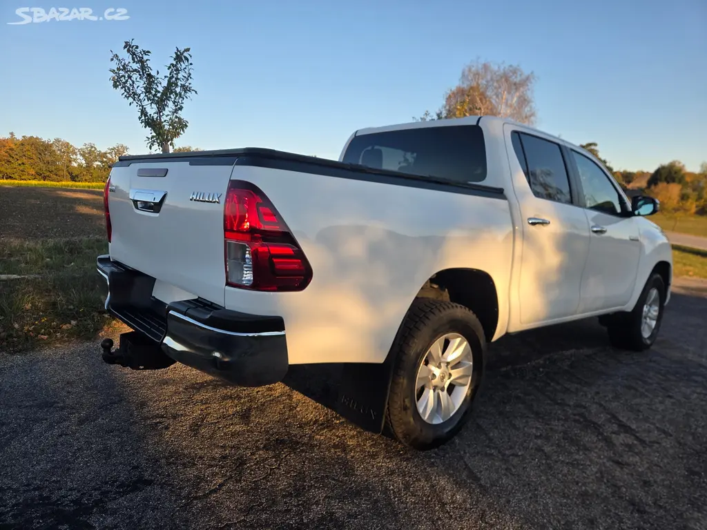 Toyota HILUX 2.4 D-4D 4×4 | 2020 - ODPOČET DPH| - fotka 3