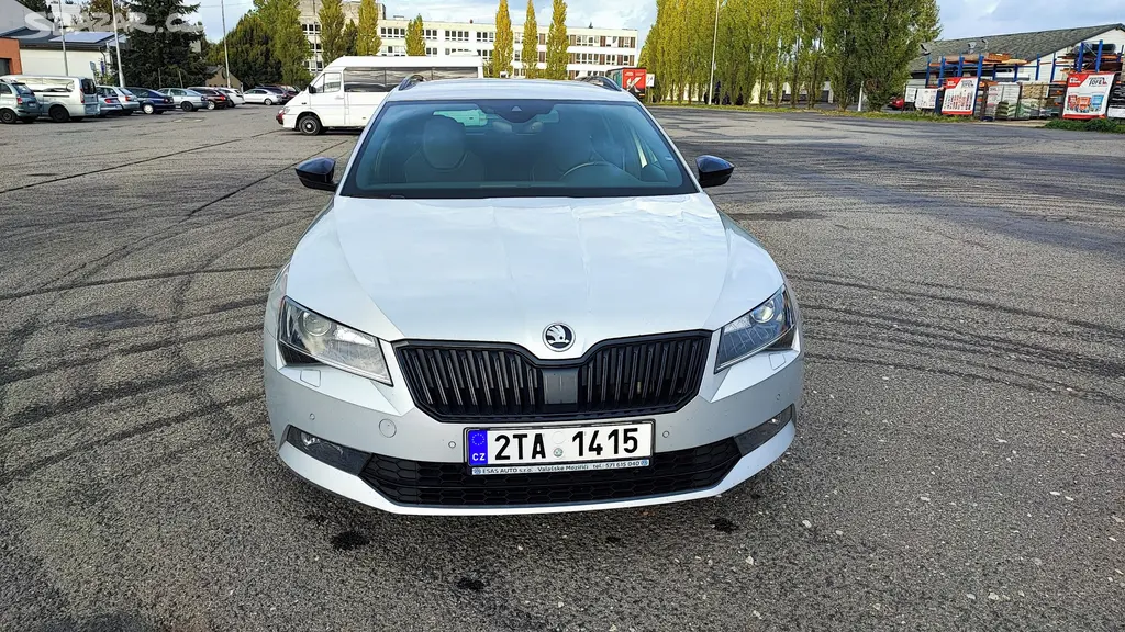 Škoda Superb III Kombi SportLine 2.0TDI 110 kW DSG - fotka 5