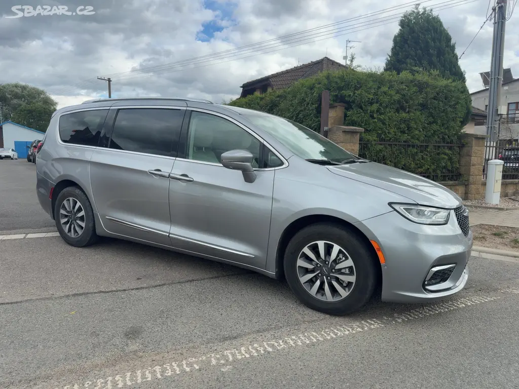 Chrysler Pacifica 3,6 Hybrid PlugIn Radar 360 2021 - fotka 2