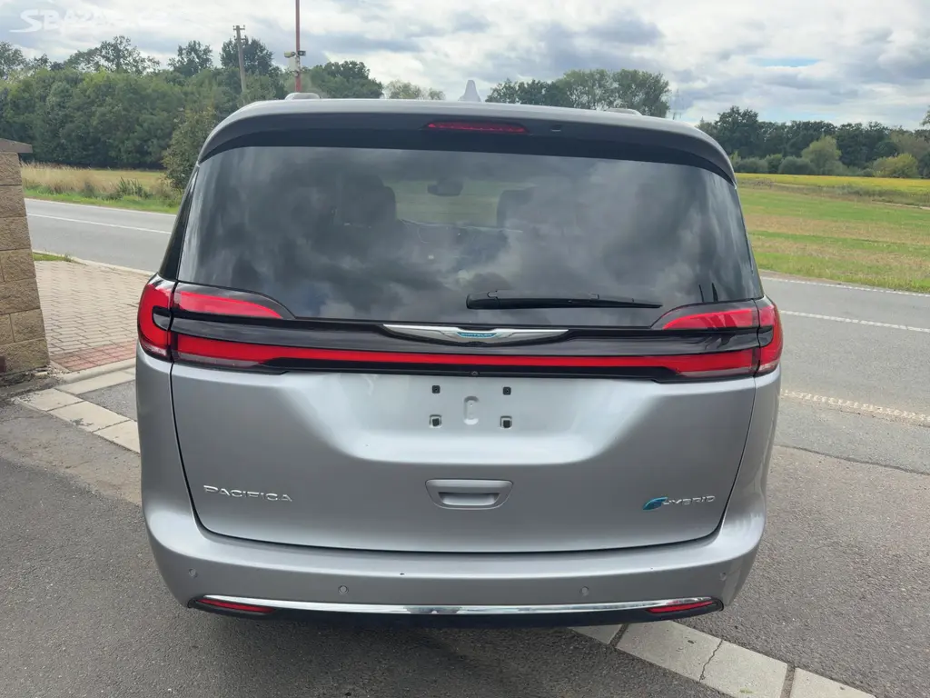 Chrysler Pacifica 3,6 Hybrid PlugIn Radar 360 2021 - fotka 5