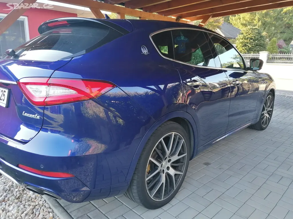 MASERATI LEVANTE 3.0d V6 Ermenegildo.Zegna r.-2017 - fotka 6