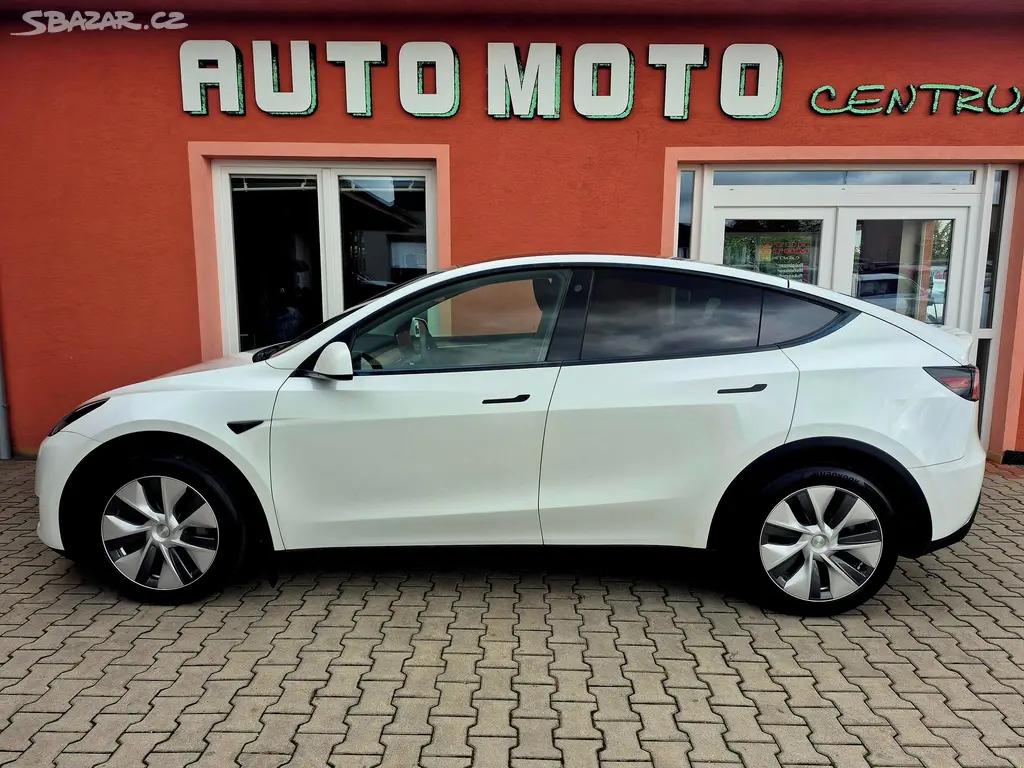 Tesla Model Y, Long Range Dual Motor 378 KW - fotka 2