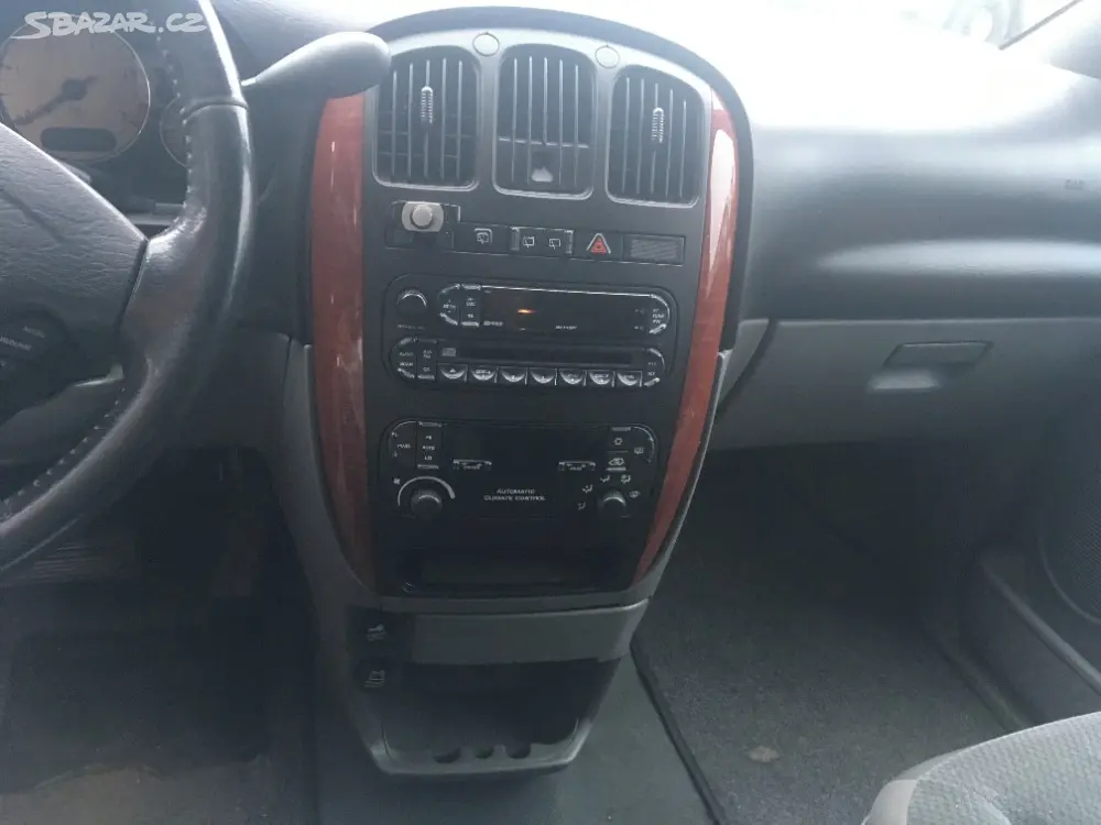 Chrysler VOYAGER 2,8 CRD AUTOMAT - fotka 4