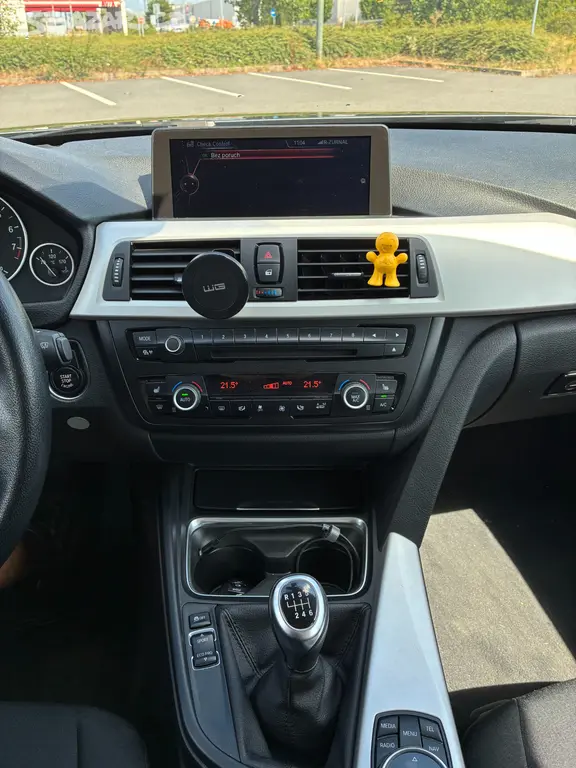 BMW 316i F31 100KW/95 000km,1.majitel ČR, Top stav - fotka 6