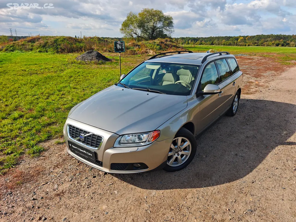 Volvo V70 2.4D5 136KW,manuál,AWD,tažné,servis Volv - fotka 6