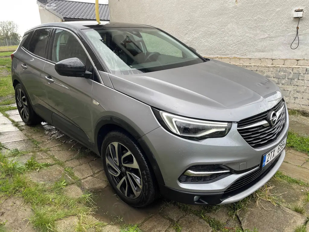 Opel Grandland X, 1,6 133kw, 2020 - fotka 3