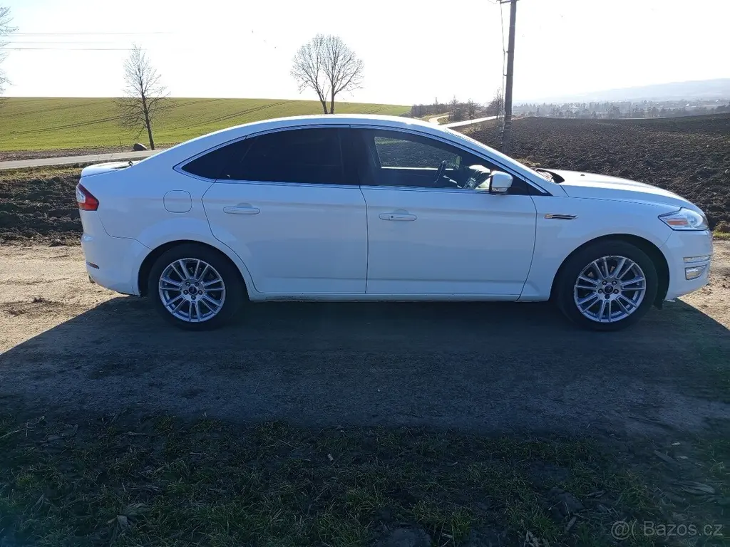 Ford Mondeo 2.0 Turbo 6.MAN - fotka 5