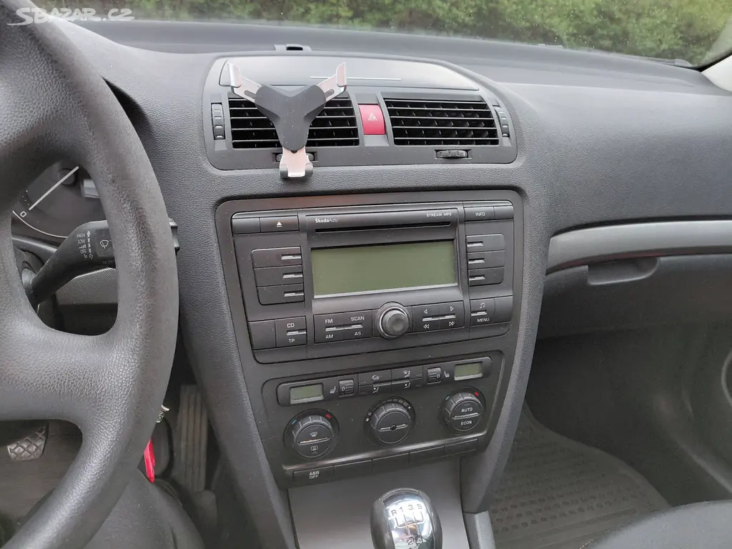 Škoda Octavia Combi 1,9 TDI, 2009. 77kW - fotka 6