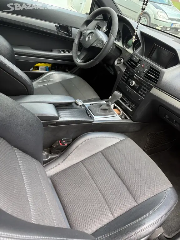 Mercedes E350 CDI Coupe W207 2009 - fotka 6