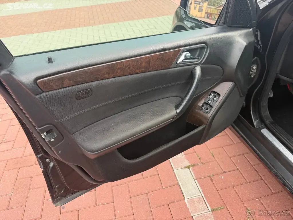 Prodám Mercedes-Benz C 220 CDI 110kw 2006 - fotka 6