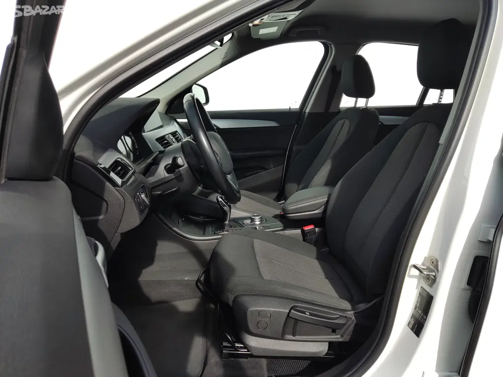 BMW X1, sDrive18d 110 kW Advantage - fotka 6