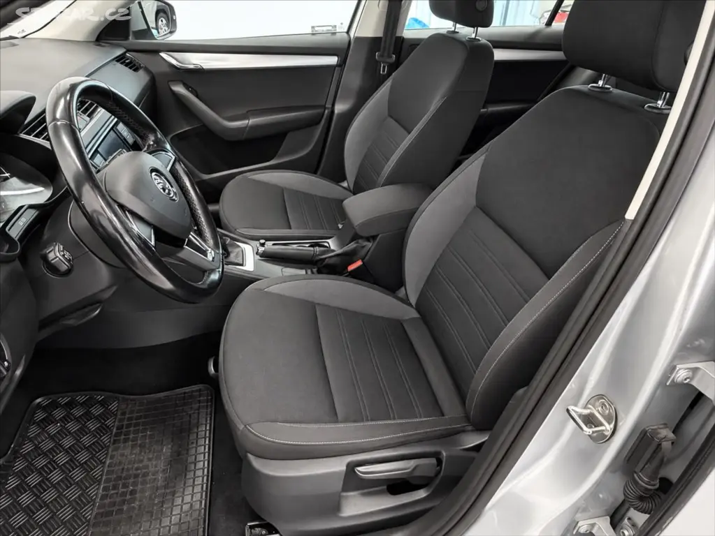 Škoda Octavia, 1,6 TDI 85 KW, AMBITION - fotka 6