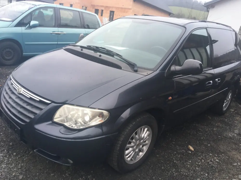 Chrysler VOYAGER 2,8 CRD AUTOMAT - fotka 2
