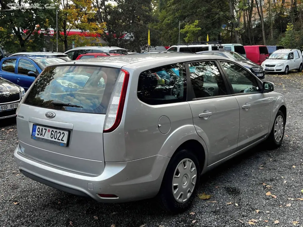 Ford Focus Combi 1.6i 74kW klima 2008 STK - fotka 6