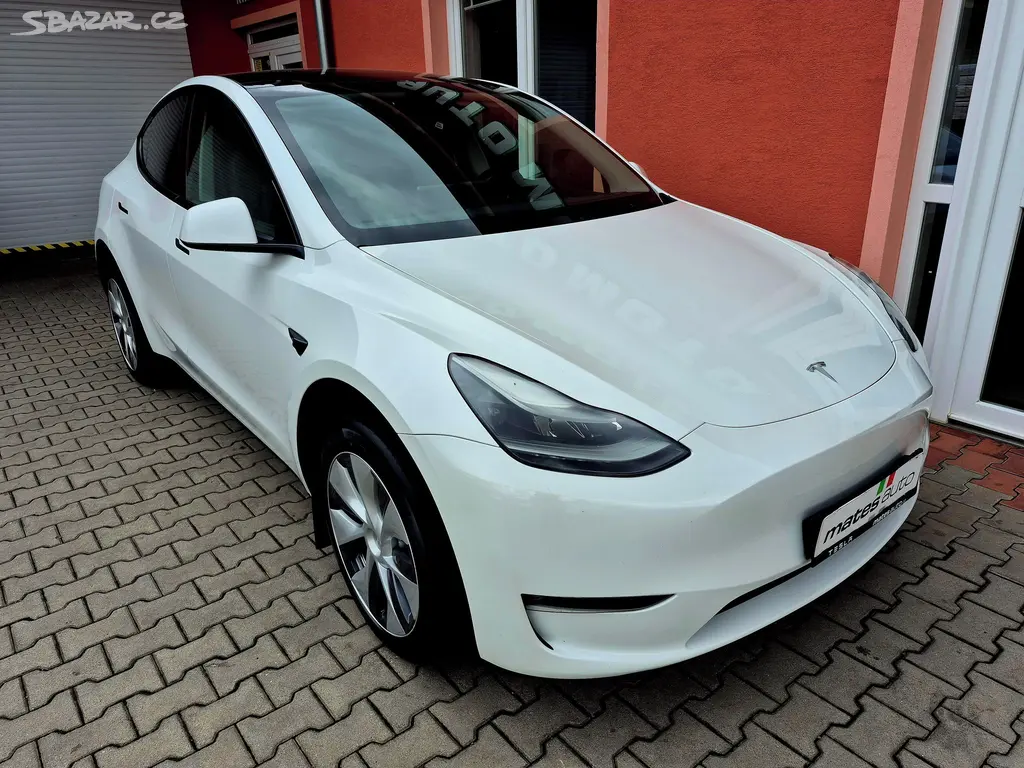 Tesla Model Y, Long Range Dual Motor 378 KW - fotka 4