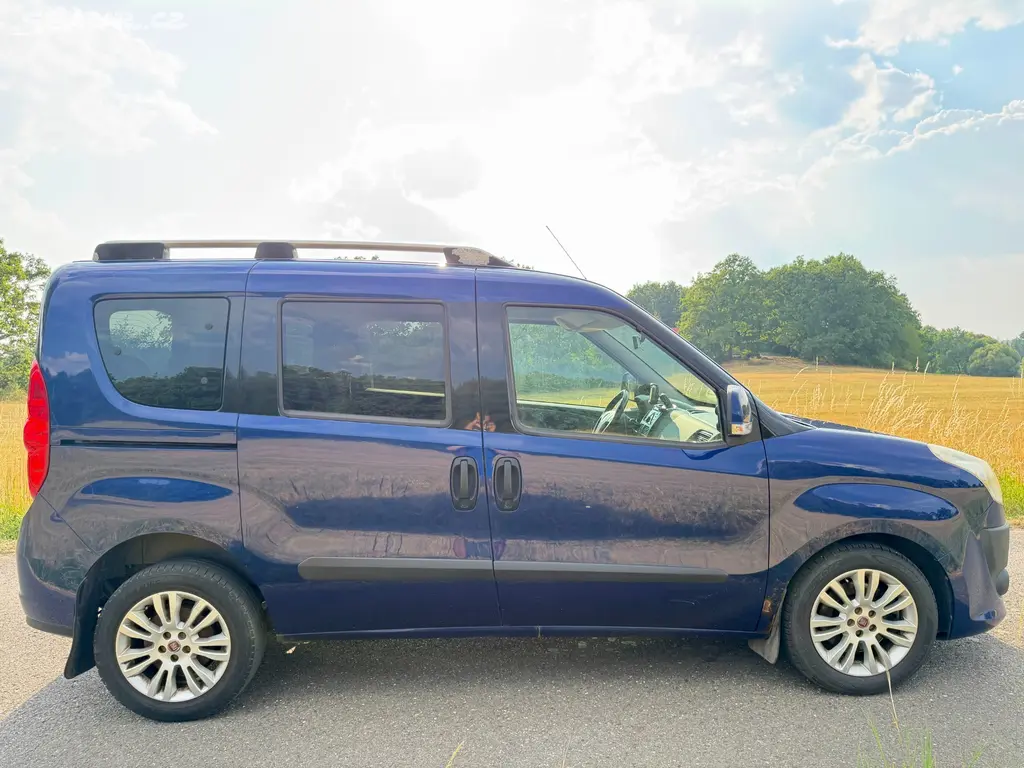 Fiat Doblo 2.0 JTD, 7 MÍST, TOMTOM - fotka 6