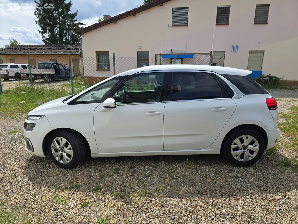Citroën C4 SpaceTourer 1,2i Automat 8° - fotka 5