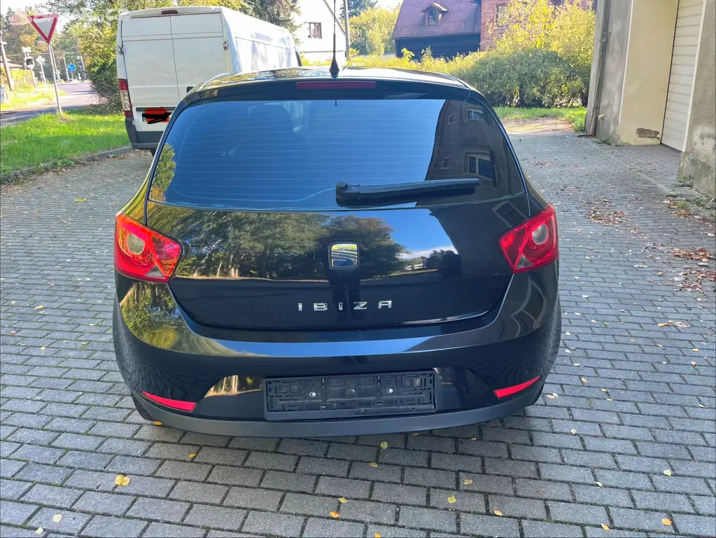 Seat Ibiza 1.6 TDI rok 2011 nová STK super stav!! - fotka 6