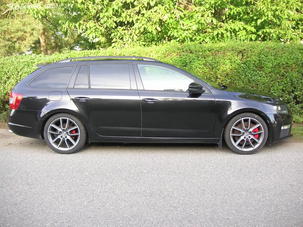 Škoda Octavia 3 RS Combi 2.0 TDI 135 kW DSG - fotka 4