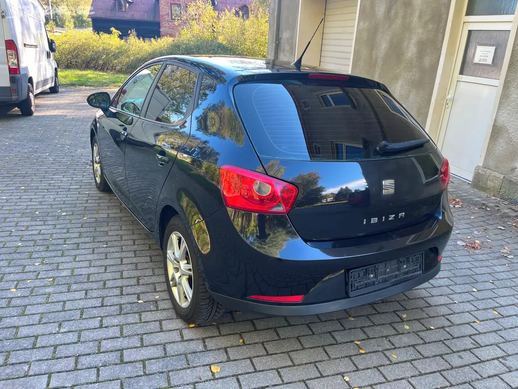 Seat Ibiza 1.6 TDI rok 2011 nová STK super stav!! - fotka 4