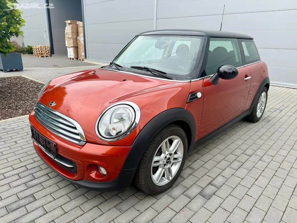 Mini COOPER 1.6 90kW R56 FACELIFT! - fotka 3