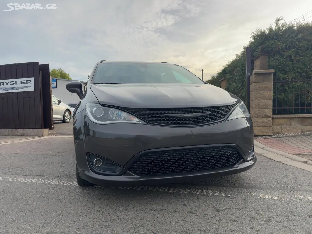 Chrysler Pacifica 3,6 L 8 míst S type 2019 - fotka 6