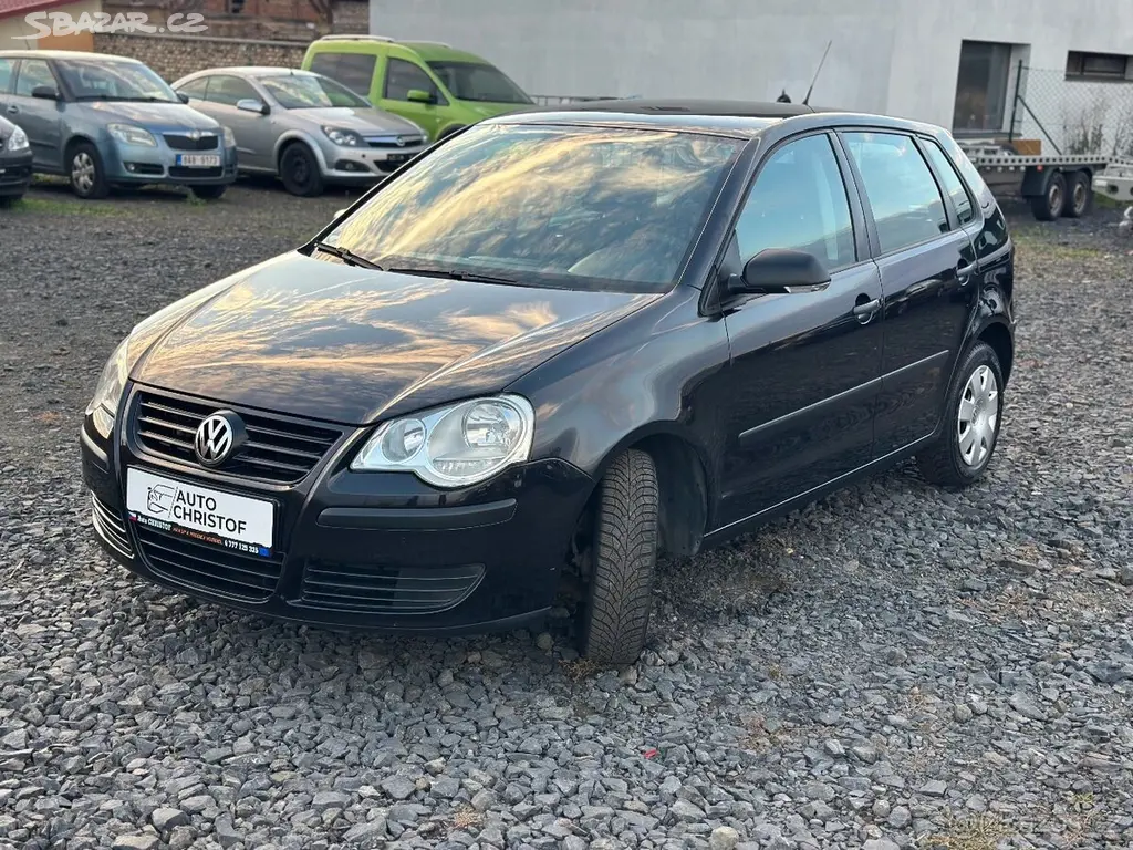 Volkswagen Polo 1,2i (44kW) MANUÁLNÍ KLIMATIZACE - fotka 2