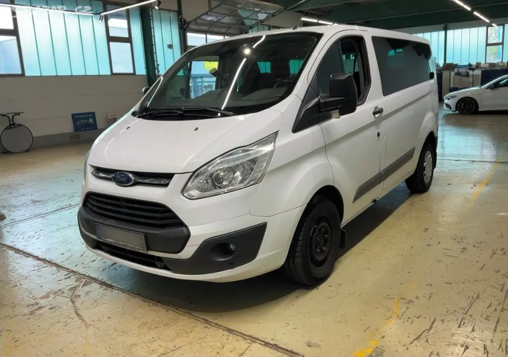 Ford Transit Custom 2.2 TDCI 92 kW, DPH, 9.míst