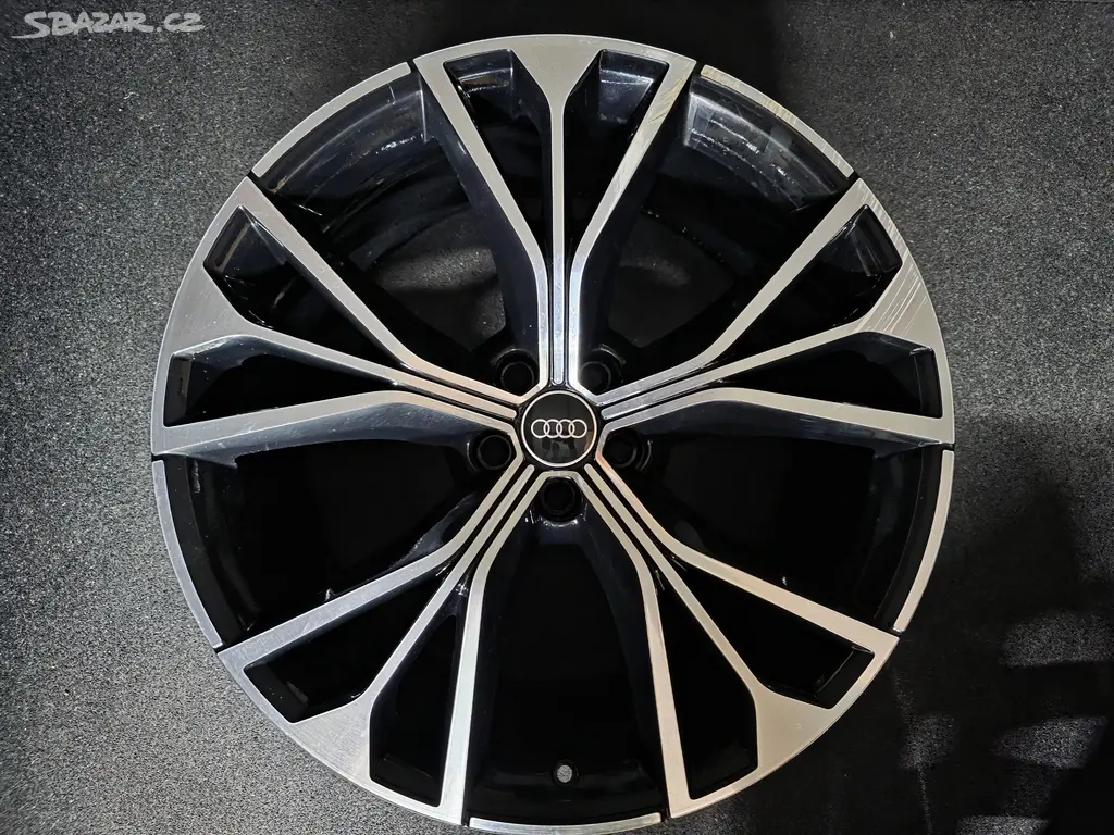 Audi SQ8 Q8 Alu kolo 21 4M8601025S 1Ks
