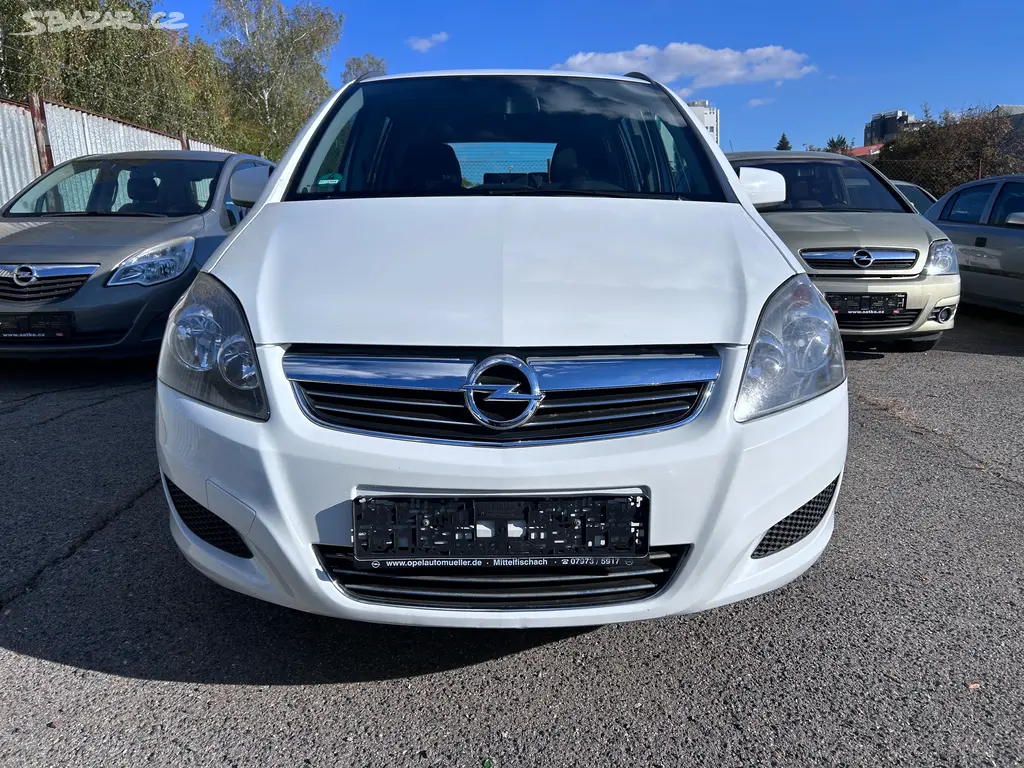 Opel Zafira, 1,8 16V, 7 míst - fotka 2