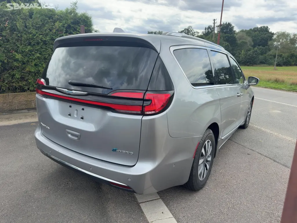 Chrysler Pacifica 3,6 Hybrid PlugIn Radar 360 2021 - fotka 4