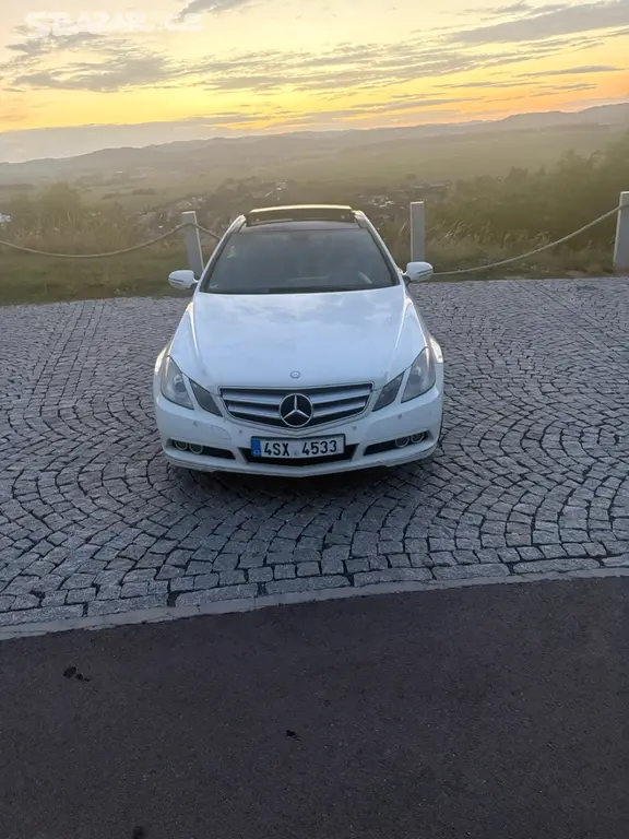 Mercedes E350 CDI Coupe W207 2009 - fotka 2
