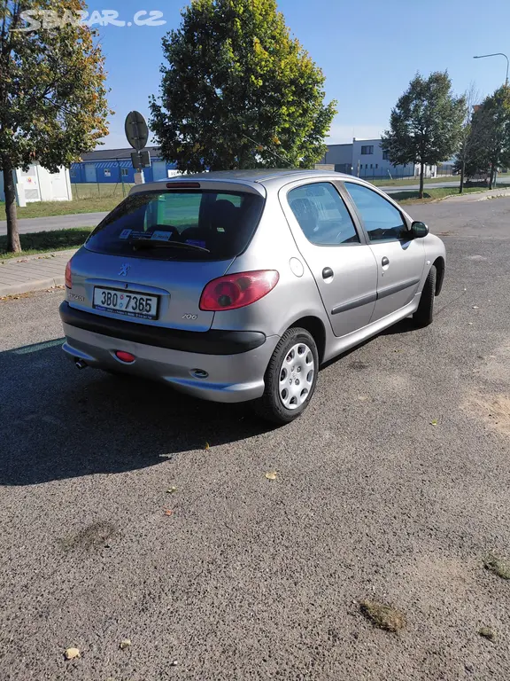 Peugeot 206, 1.1i 44kW - fotka 3