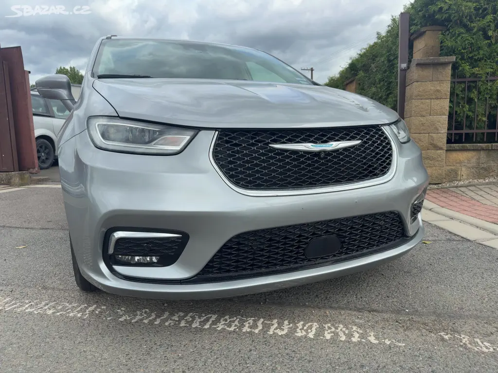 Chrysler Pacifica 3,6 Hybrid PlugIn Radar 360 2021 - fotka 6