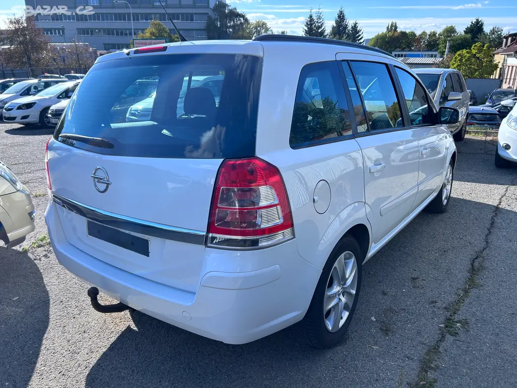 Opel Zafira, 1,8 16V, 7 míst - fotka 5