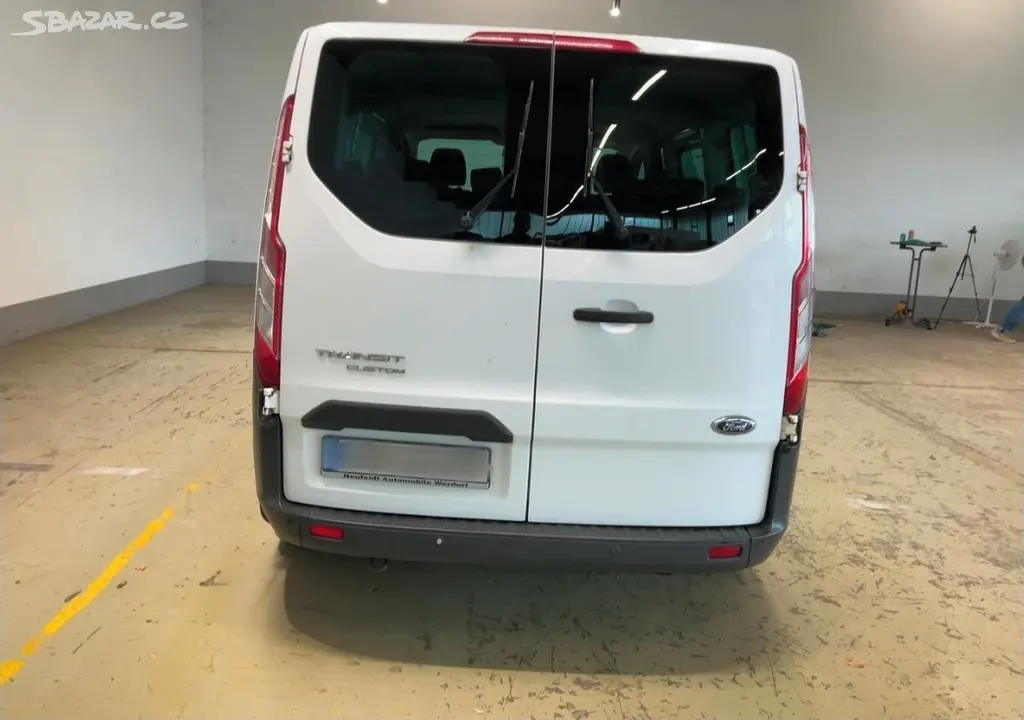 Ford Transit Custom 2.2 TDCI 92 kW, DPH, 9.míst - fotka 5