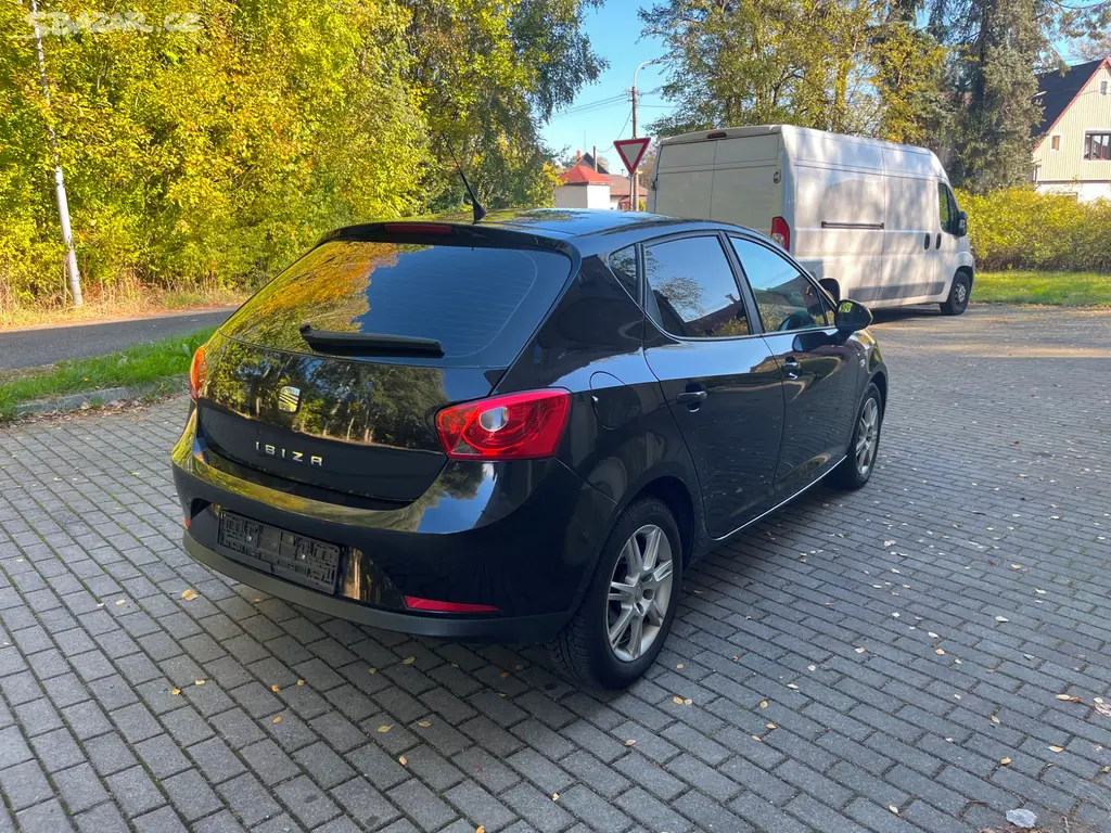 Seat Ibiza 1.6 TDI rok 2011 nová STK super stav!! - fotka 5