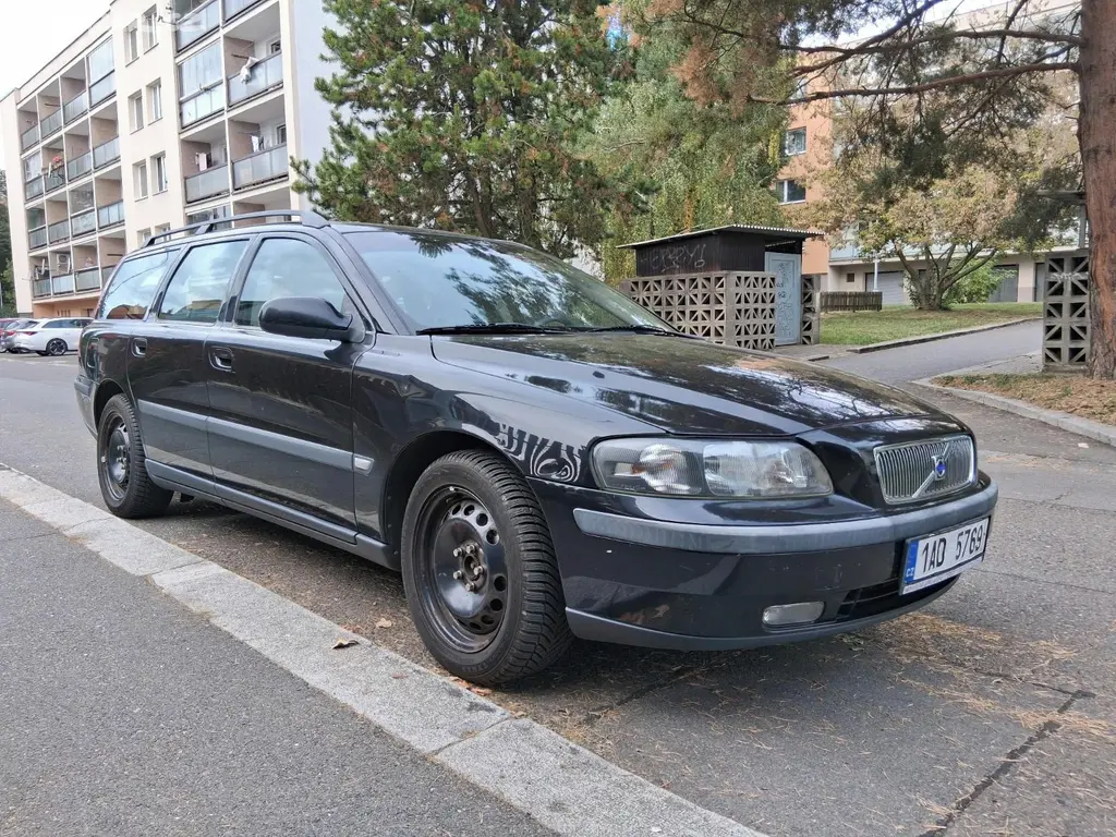 VolvoV70, D5,125kw,r.v.2002 - fotka 5