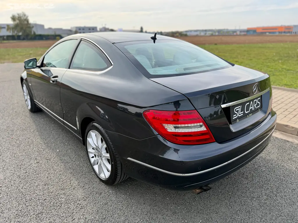 Mercedes-Benz Třídy C, 180 CGI NAVI MANUAL SERVISKA - fotka 3