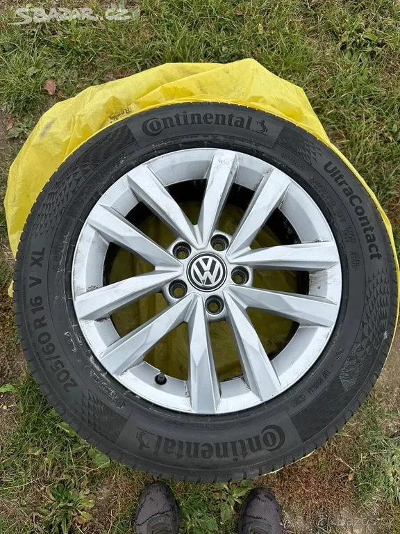 Volkswagen Touran 1,4 Highline TSI 7-míst - fotka 4