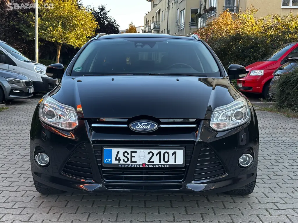 Ford Focus 1.6 16V 110kW Titanium Navi Xenon Tažné - fotka 2