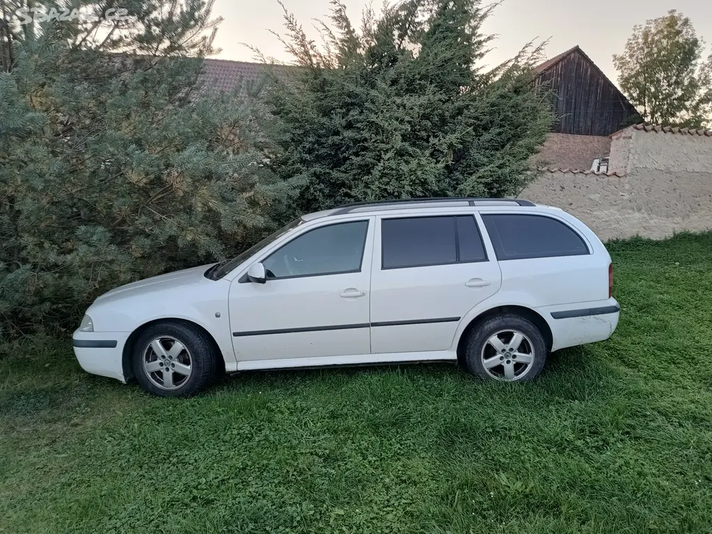 Škoda Octavia Combi Tour 1.9 TDI PD 74kW - 06/2010 - fotka 4