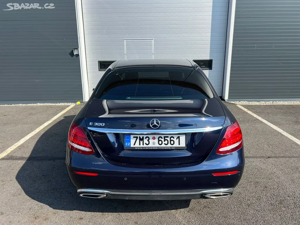 Mercedes-Benz E300 180 kW 9G-Tronic, 2018 - fotka 5