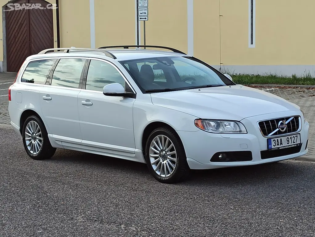 Volvo V70 2.4D 120KW 4x4 - 9/2012- původ ČR- PĚKNÉ - fotka 2