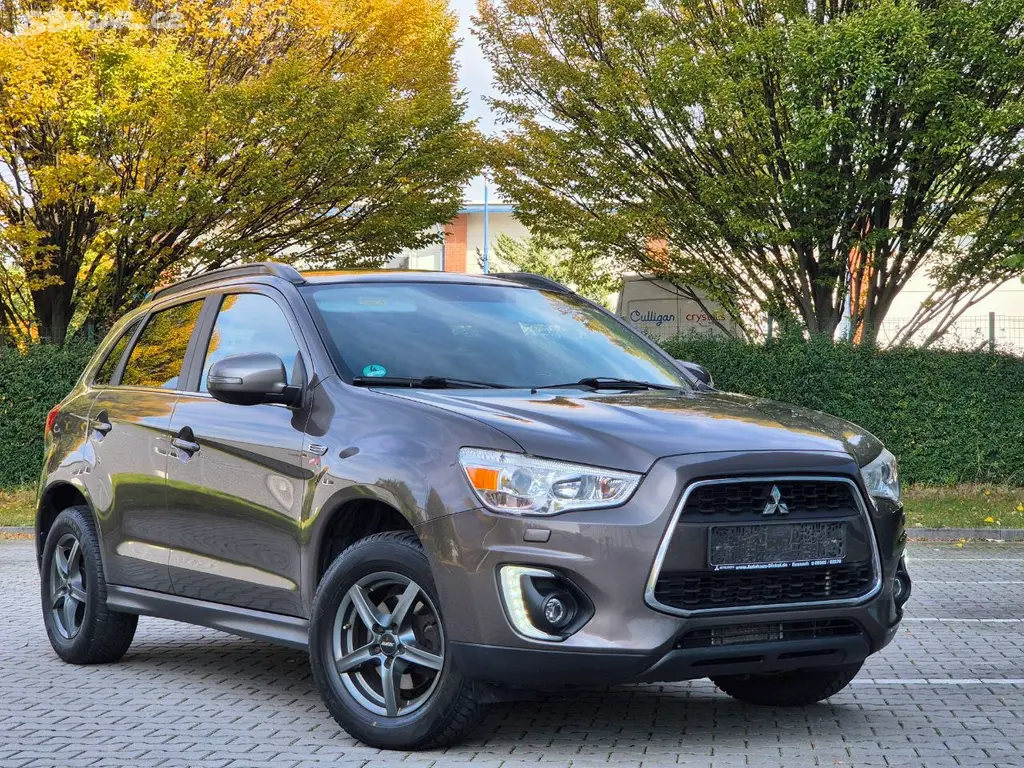 Mitsubishi ASX Instyle 2.2d 4x4 AT, servis Mitsubi - fotka 3