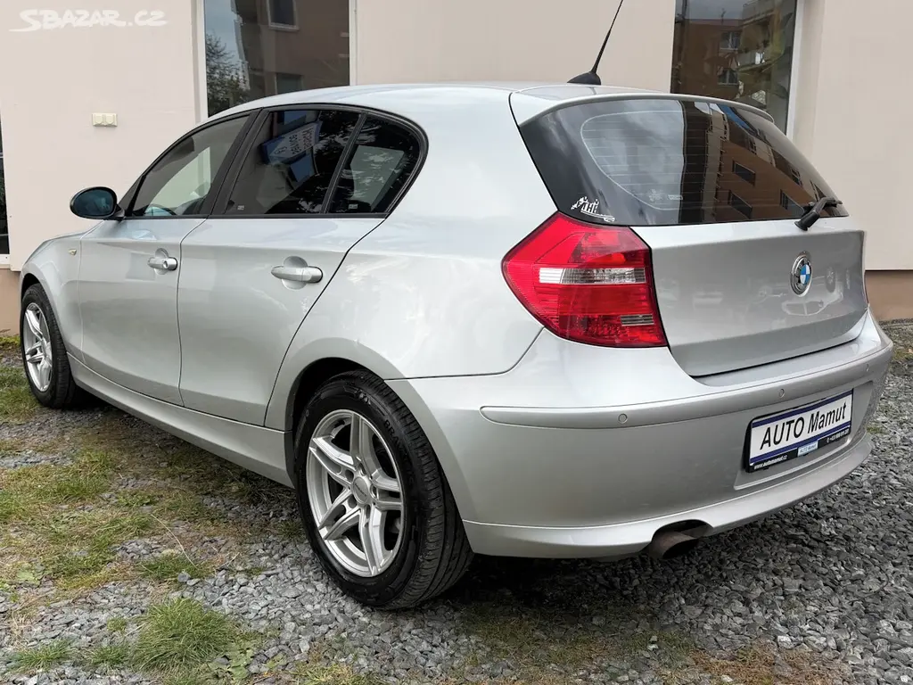 BMW Řada 1, 116i 90kW, pěkný stav - fotka 4