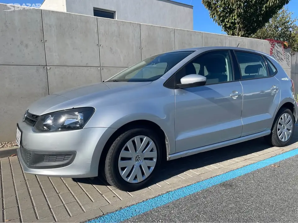 Volkswagen Polo 1.2 benzín (2009) 1. majitel - fotka 2