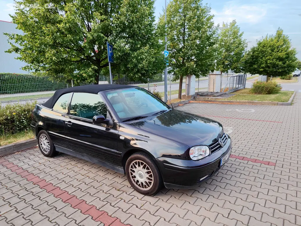 Volkswagen Golf 3.5 cabrio, benzín 2.0 (85 kW)