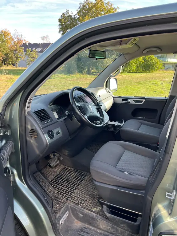 Volkswagen multivan 2.5 l, 128 kW - fotka 5